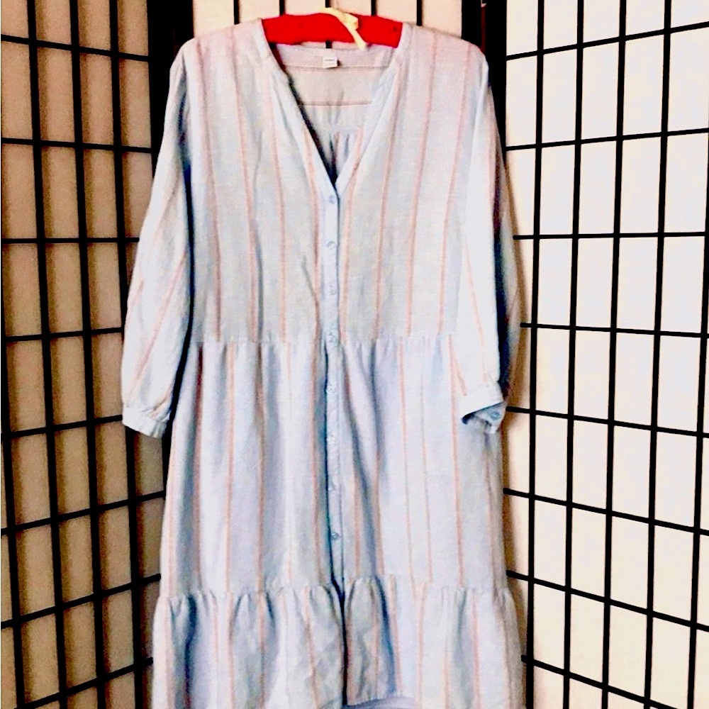 Old Navy blue chambray cotton tiny red stripe, comfy dress. SZ larg…